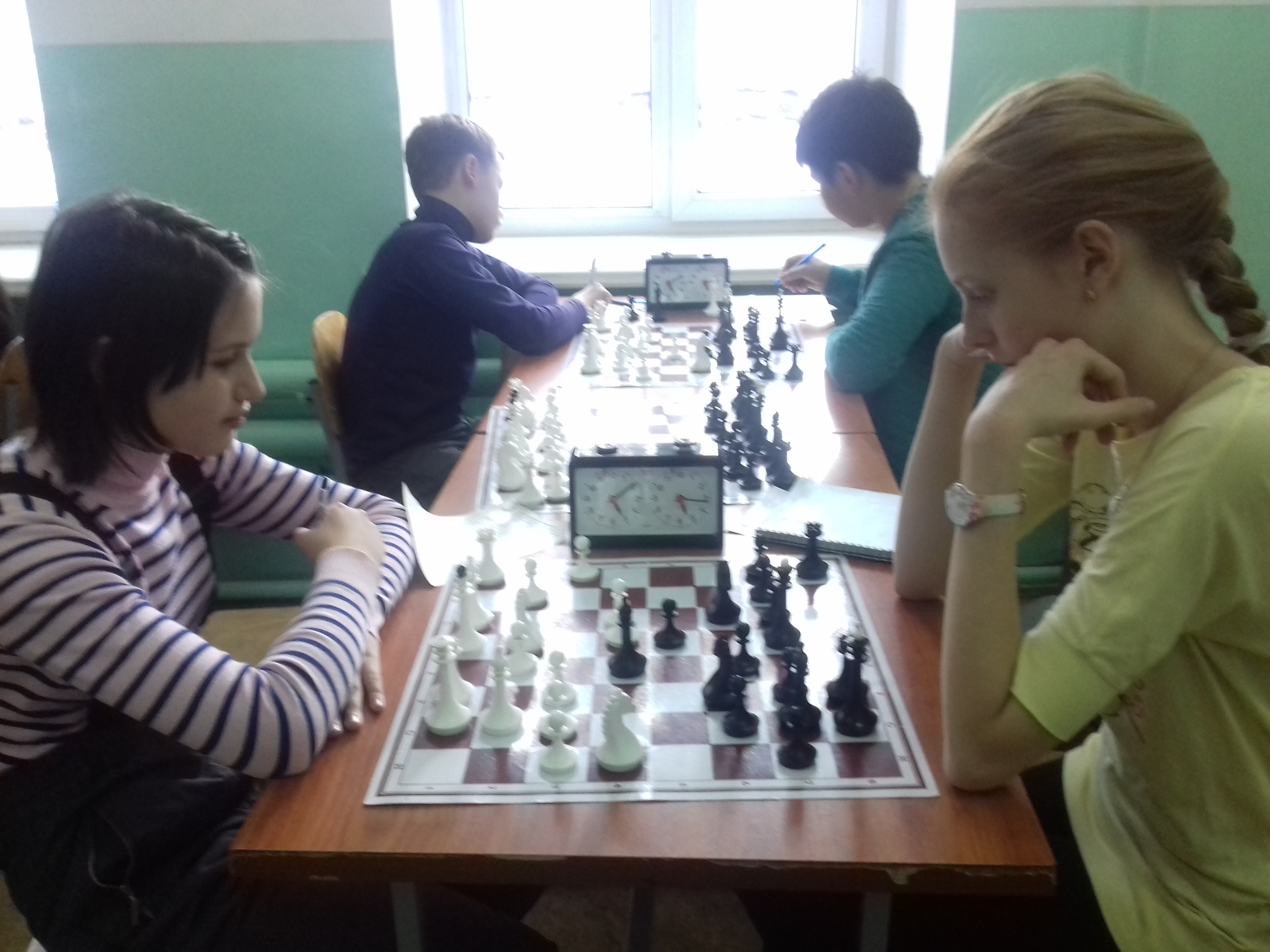 Галина Сидорова(справа) побеждает Ольгу Бахман.